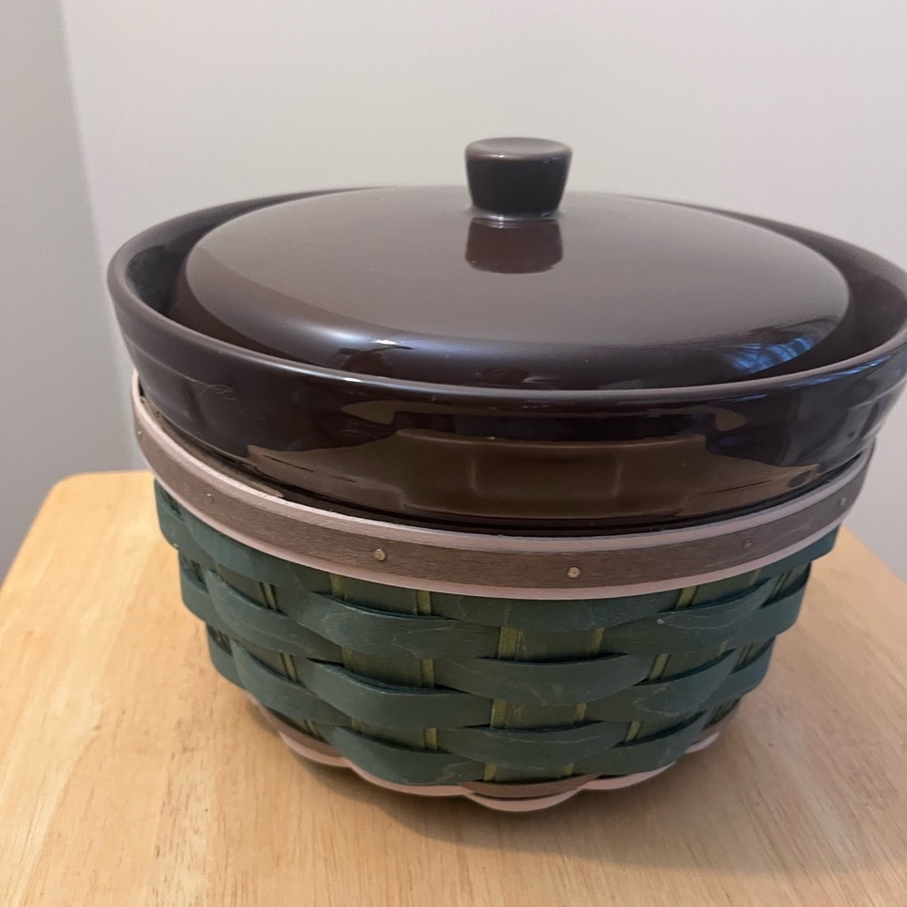 Longaberger covered casserole dish with basket